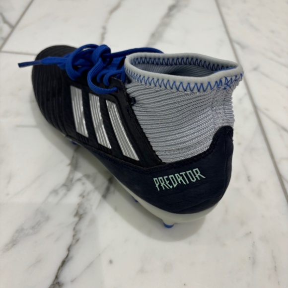New In Box: Adidas Predator 18.3 Firm Ground Womens Cleats Size 5US Blue/Silver - Picture 4 of 8